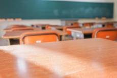 Professores da rede estadual relatam orientação de aprovar alunos abaixo da média
