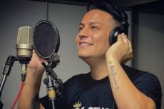 Cantor Paulinho Dill, da banda Os Atuais, deixa a UTI e apresenta melhoras neurológicas
